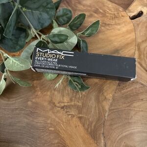 MAC Studio Fix Every-Wear All-Over Face Pen NW30 12ml/0.41oz